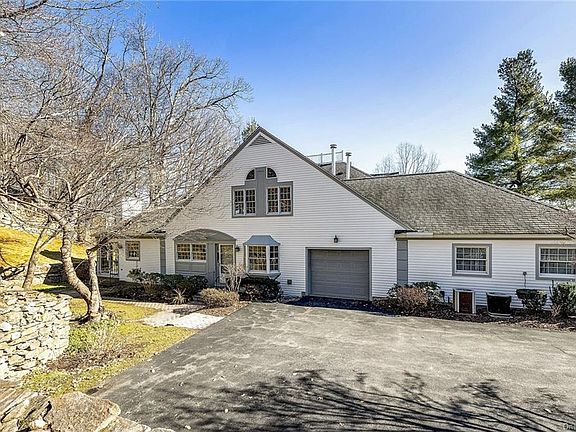 4th image of 75 Brook Hills Cir