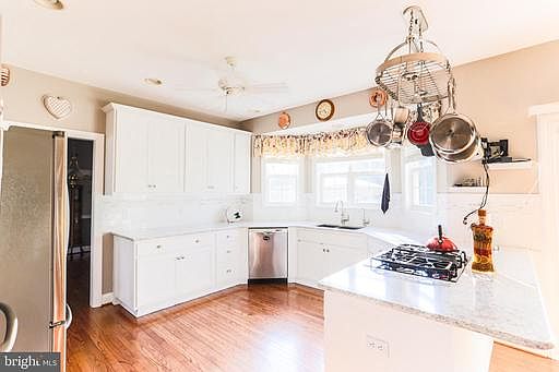 3rd image of 157 Portside Ct