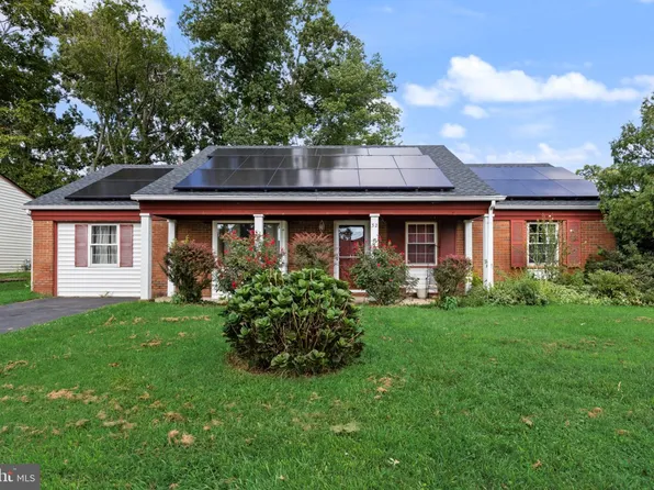 32 Nimitz Ln, Willingboro, NJ 08046