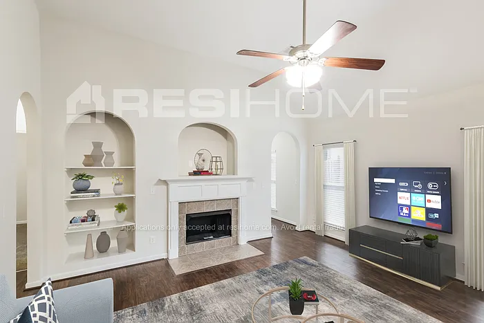 3 bed, 2.0 bath, 1581 sqft, $1,875 — Photo 4
