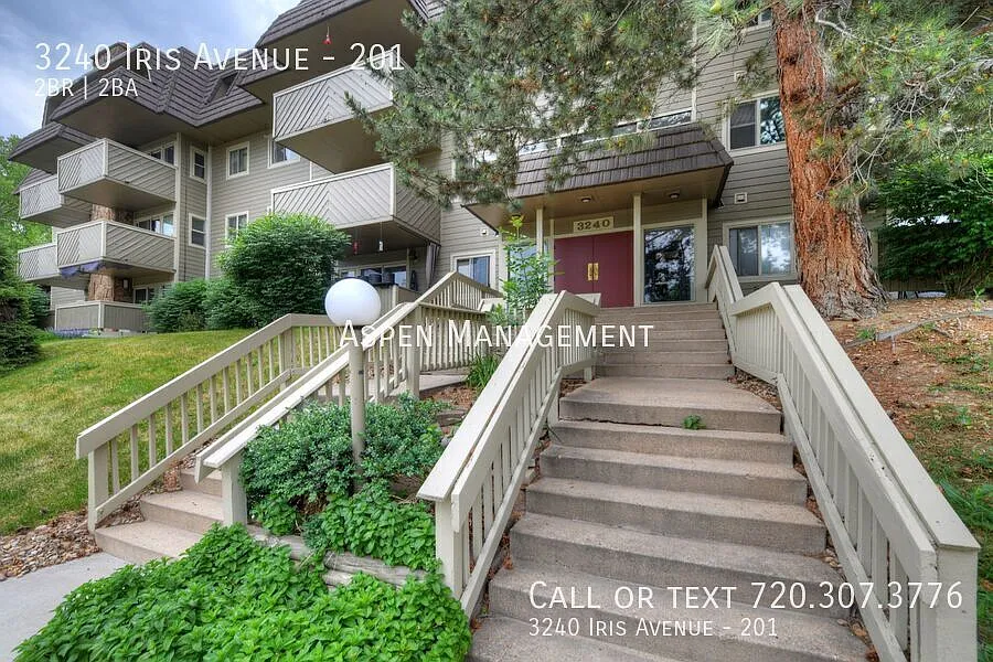 Beautiful North Boulder Condo Prime Location! — Photo 1