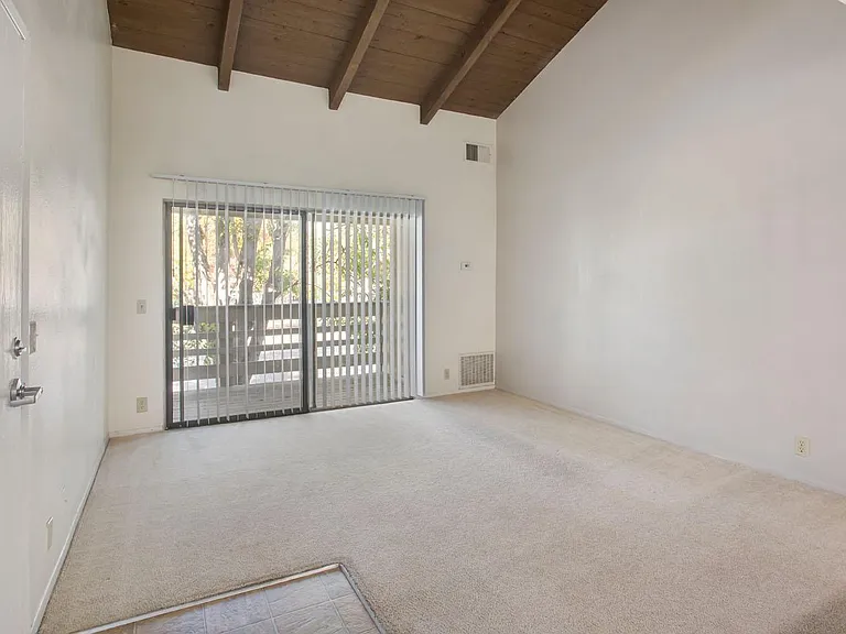 1130 E Alosta Ave — Photo 23