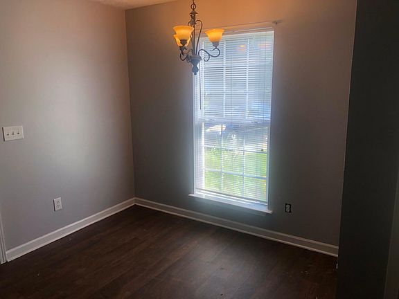 5th image of 1011 Overlook St