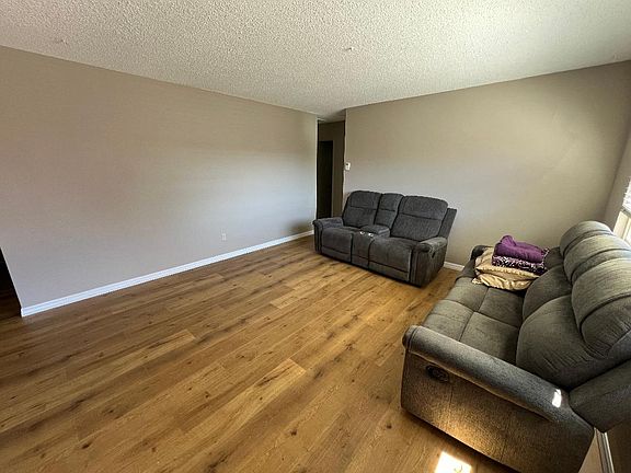 3rd image of 6760 Thornwood St