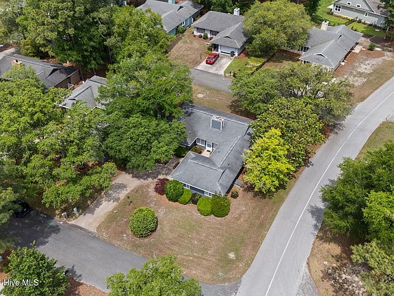4th image of 604 Camellia Lane