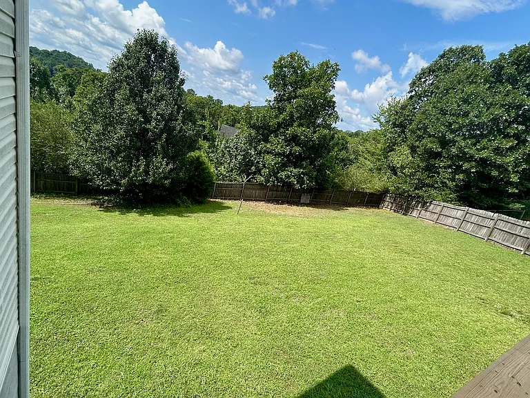 61 Hugo Dr — Photo 4