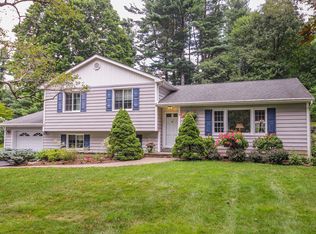 2504 Pine Grove Ct, Yorktown Heights, NY 10598