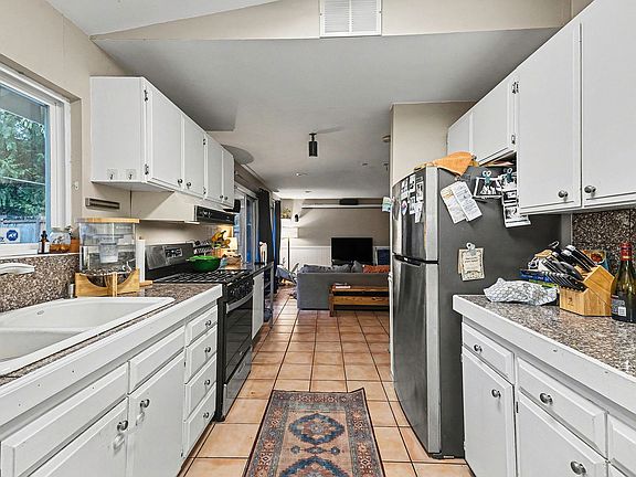 5th image of 2537 166th Ave SE