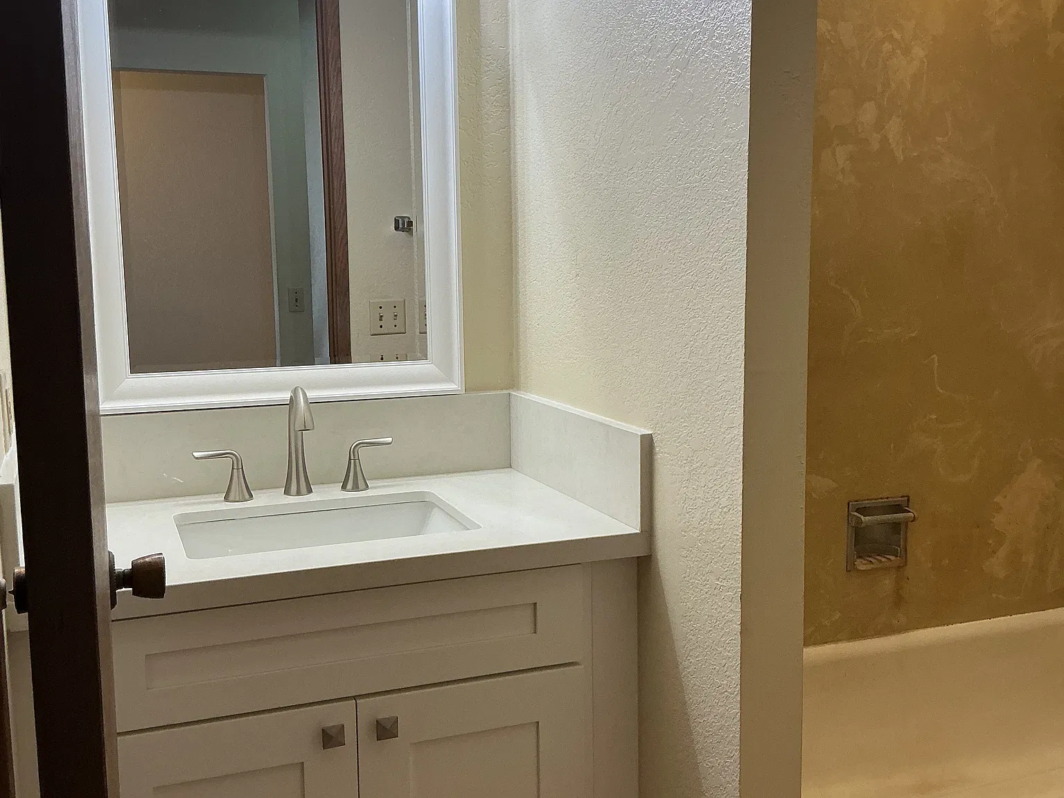2 bed, 768 sqft, $2,200 — Photo 4