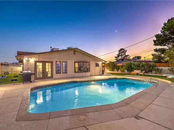 5048 Champions Ave, Las Vegas, NV 89142