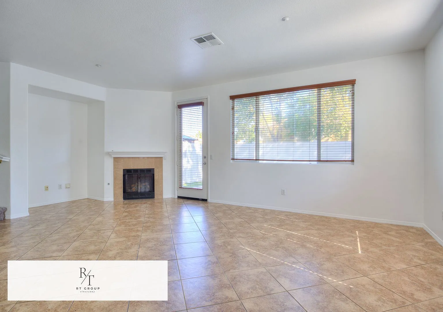 3 Bed | 2.5 Bath Townhome-Moreno Valley School District — Photo 4