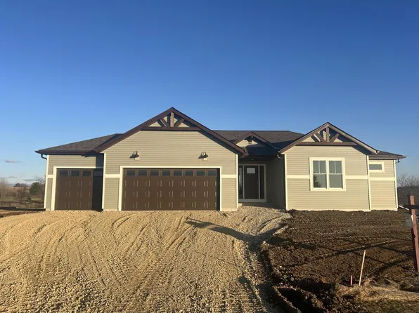 754 Golf DRIVE, Jefferson, WI 53549