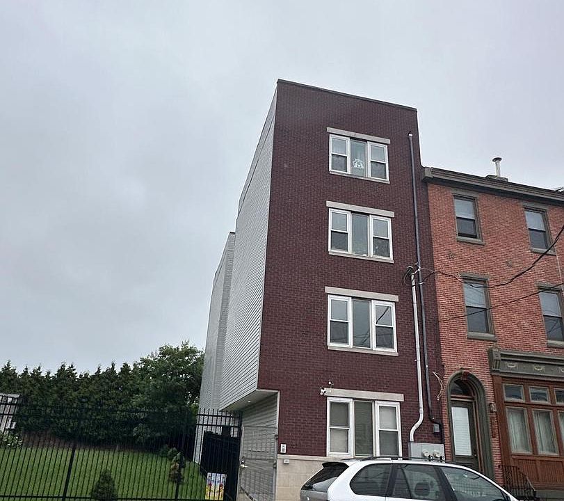 1st image of 811 N Franklin St