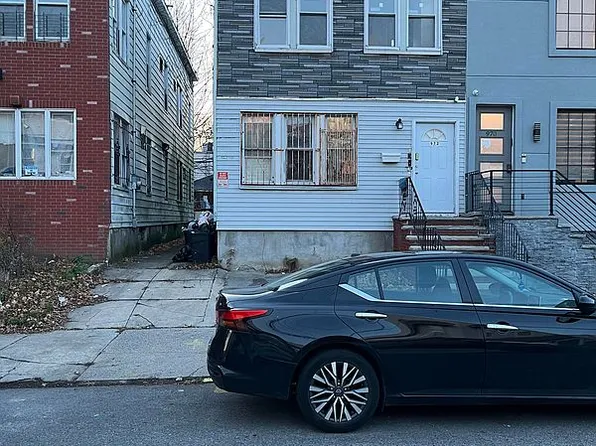 972 E 29th St #1, Brooklyn, NY 11210