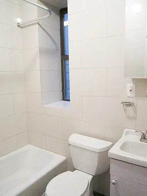 Rented by Bohemia Realty Group | media 6