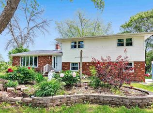 2697 Pioneer Dr, Green Bay, WI 54313