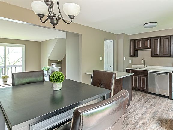 4th image of 219 Parkwood Dr