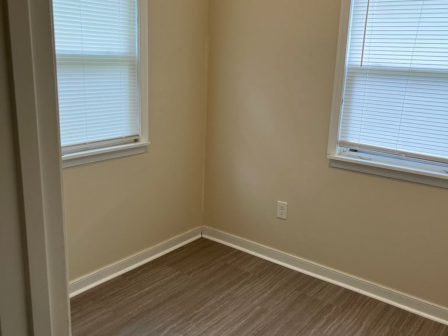 3 bed, 831 sqft, $1,400 — Photo 2