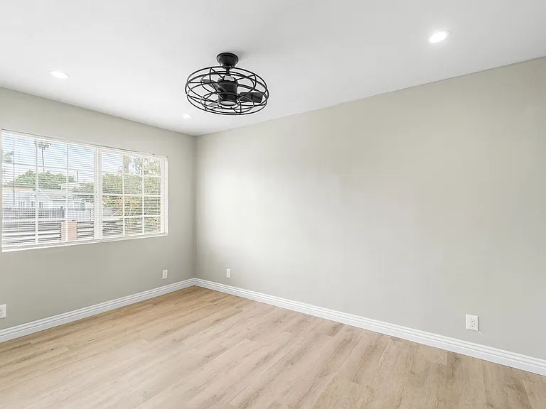 1570 W 226th St — Photo 18