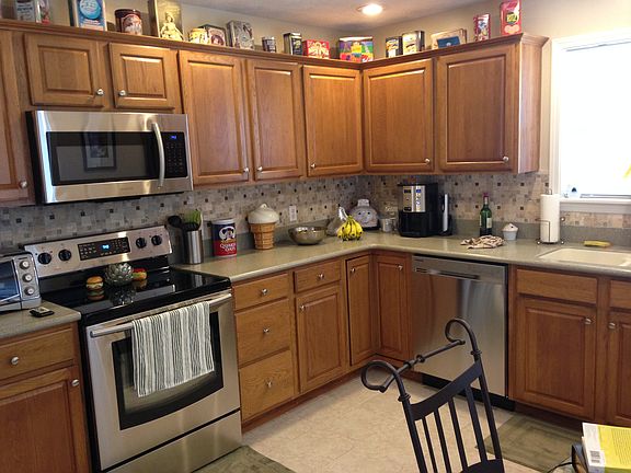 4th image of 216 Fairfax Dr