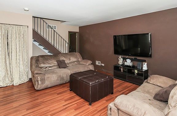 3rd image of 1777 Queensbury Cir #1777