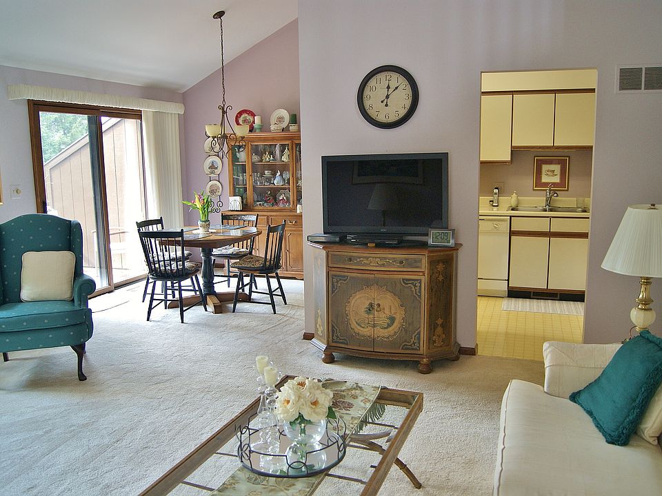 1st image of 530 Echo Ct