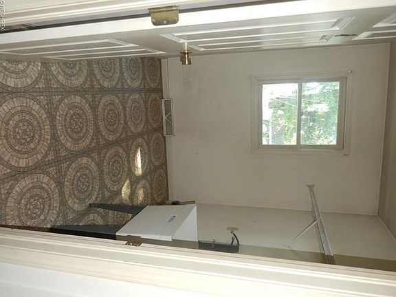 4th image of 423 Pemberton Dr