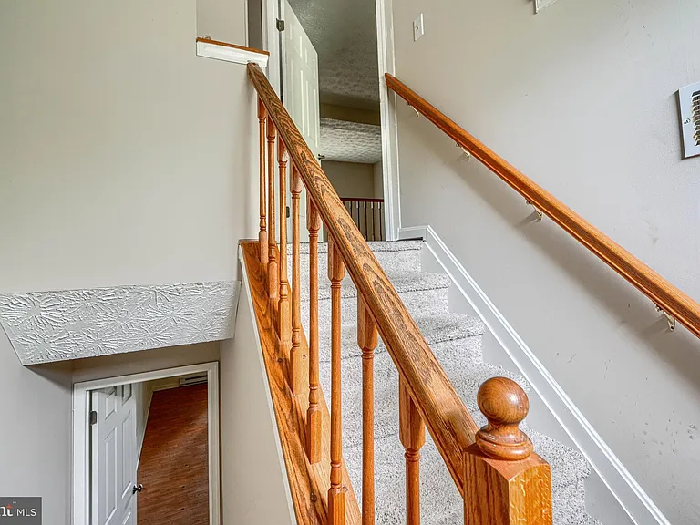 43 Oak Crest Ct — Photo 2