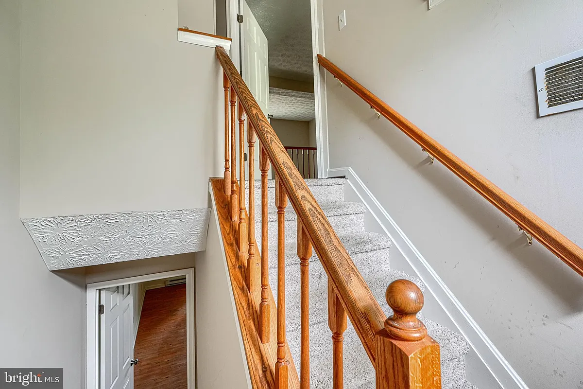 Building Photo - 43 Oak Crest Ct
