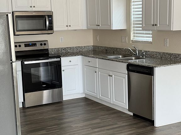 5th image of 298 E Watson Pl