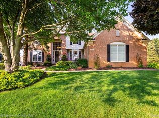 3450 Sussex Dr, Rochester, MI