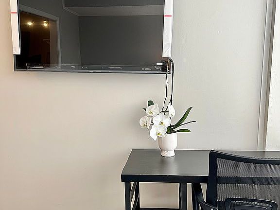 2nd image of 1700 Clinch Ave #304