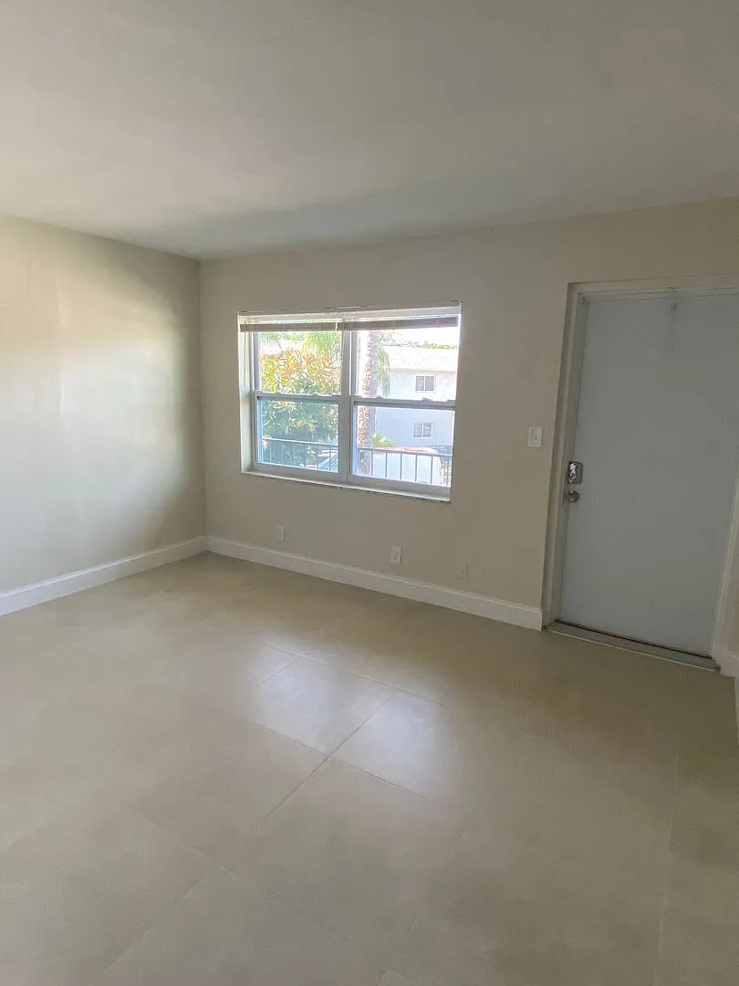 GEM COVE APARTMENTS — Photo 2