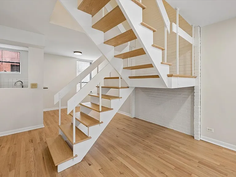 636 W Webster Ave #304 — Photo 11