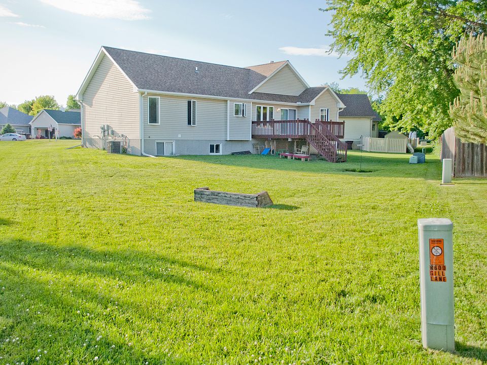 1st image of 604 Gill Ln