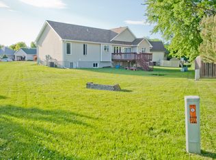 604 Gill Ln, South Sioux City, NE 68776
