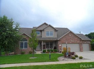 1913 N Lake Ct, Pekin, IL