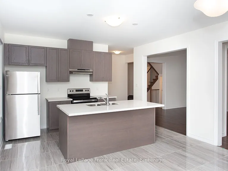 5 Hennessey Cres — Photo 15