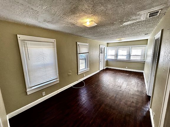3rd image of 3743 8th Ave S