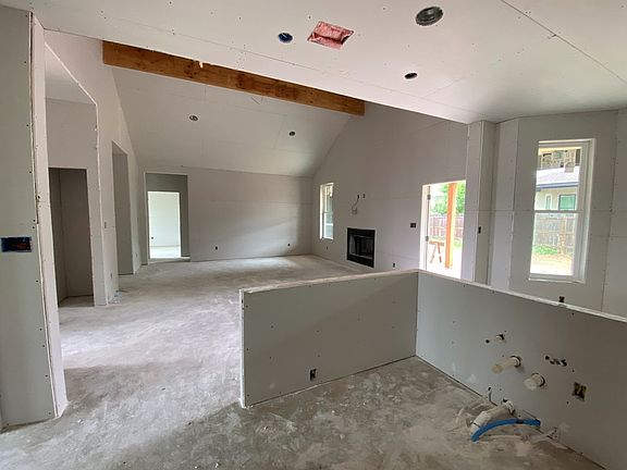 4th image of 110 Parlin Ln