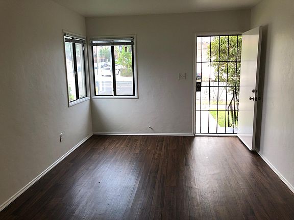 3rd image of 5015 Orange Ave