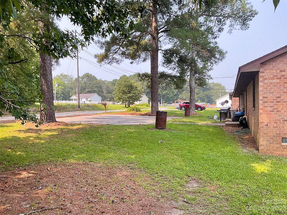 2nd image of 435 Old Cheraw Hwy