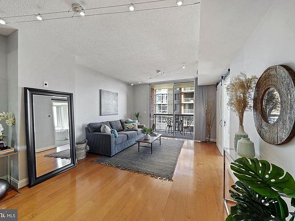 5th image of 1020 N Highland St Unit 701