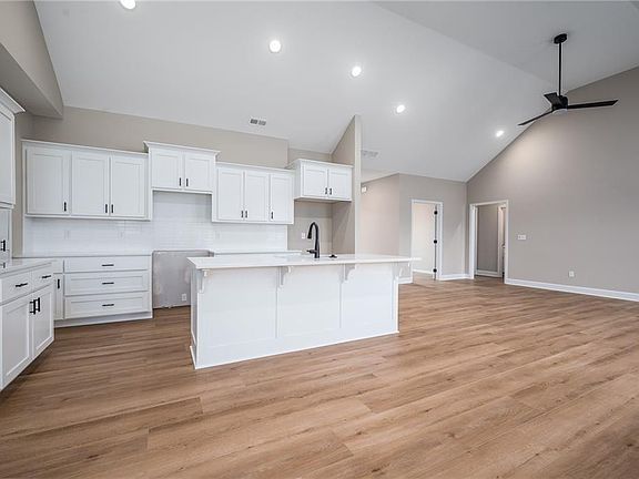 5th image of 3414 N 130th St