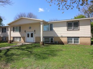 301 E Des Moines St, Graettinger, IA 51342