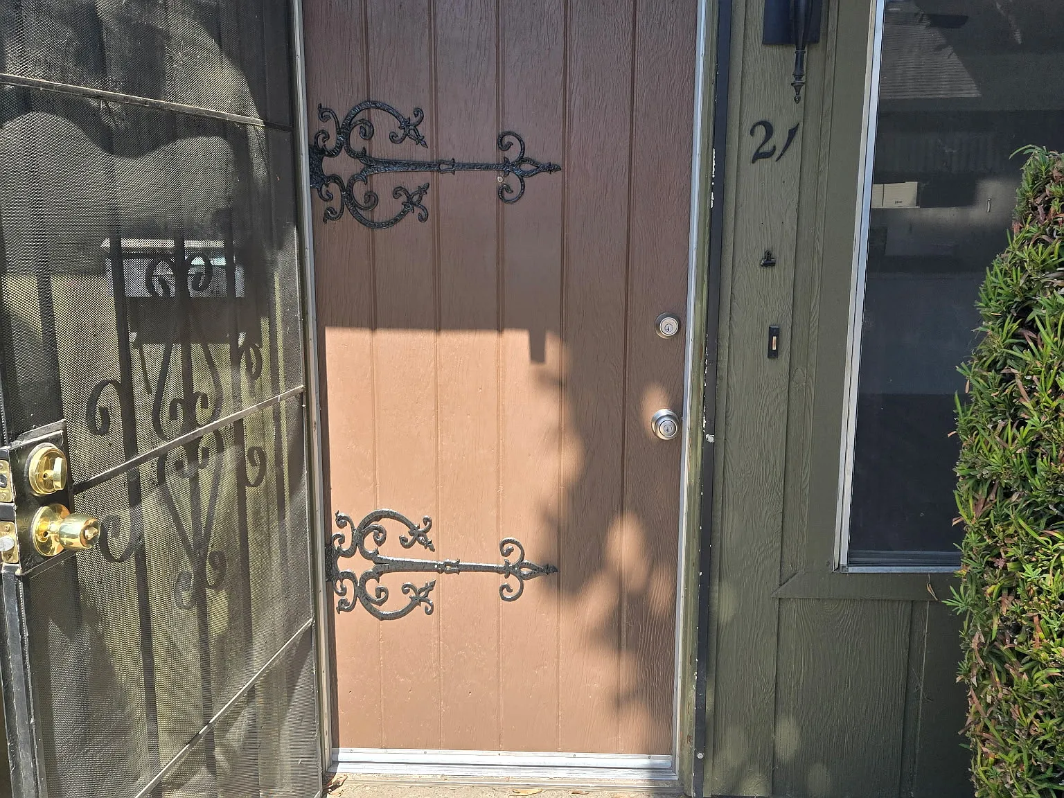 3840 N Fruit Ave — Photo 1