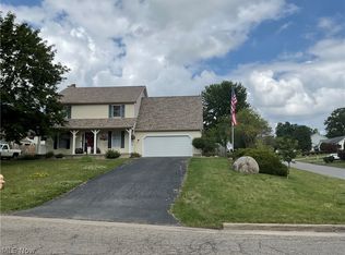 6578 S Timberidge Dr, Youngstown, OH 44515