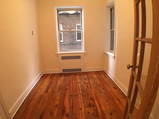 Rented by Kew Forest Realty Inc | media 6