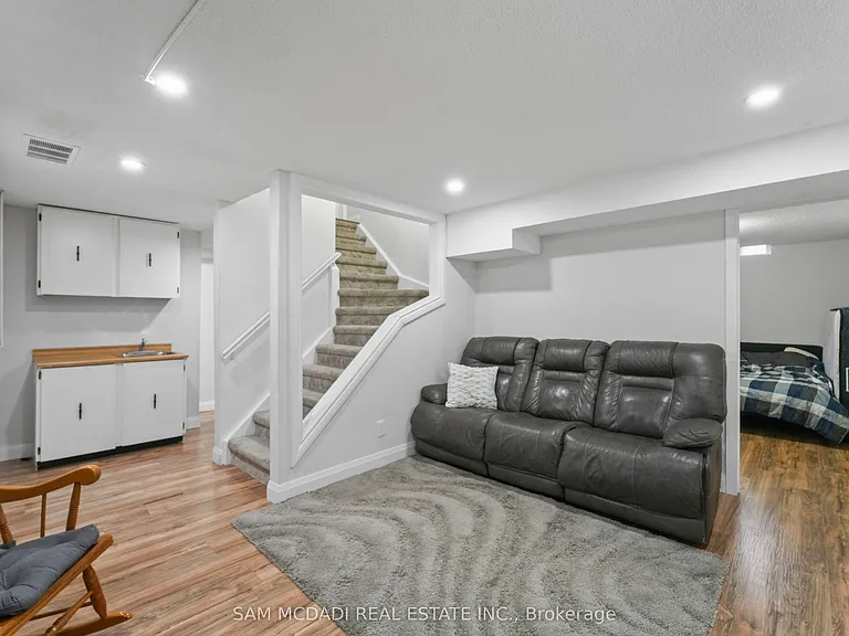 6251 Saltmarsh Ct — Photo 32
