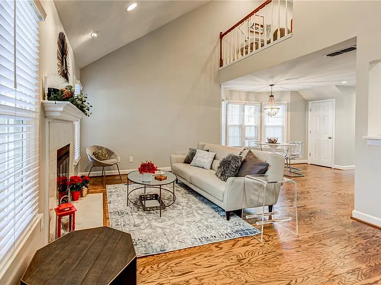 1302 Defoors Lndg NW — Photo 3
